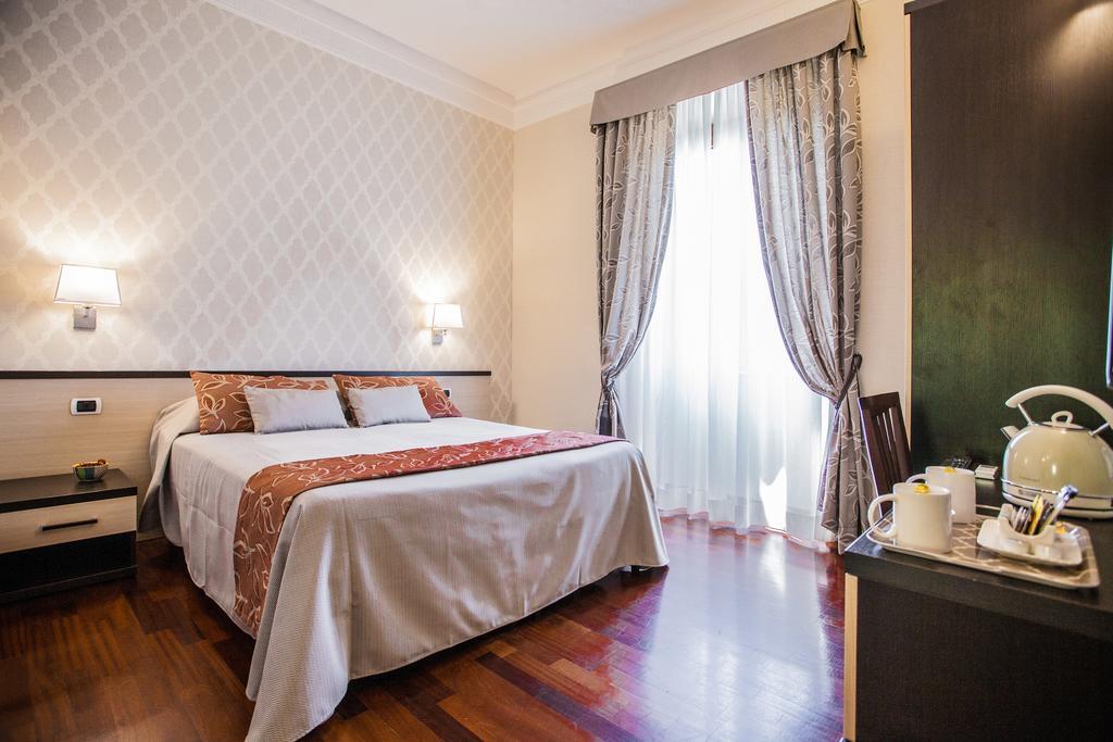 Hotel Domus Palatina à Rome Extérieur photo